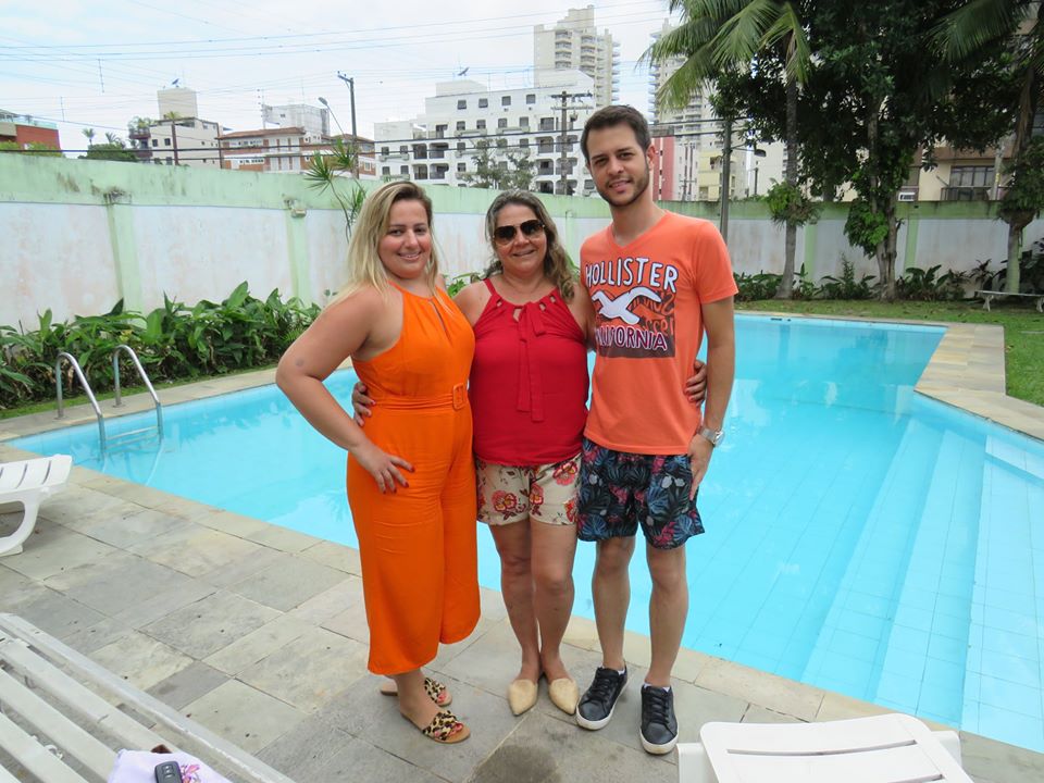 a coordenadora do CRAS Vanessa de Aguiar Paixão, a primeira-dama Arlete Polarini e o gestor social Marcos Vinicius Vomeiro Buzatto