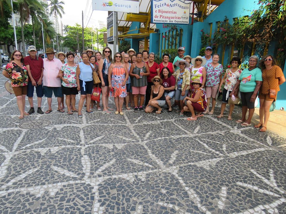 O grupo Melhor Idade passeando pelo Guarujá