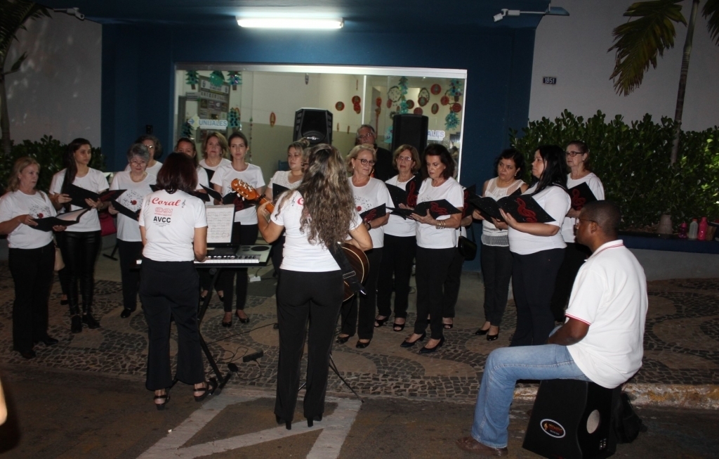 O Coral da AVCC emocionou com músicas natalinas