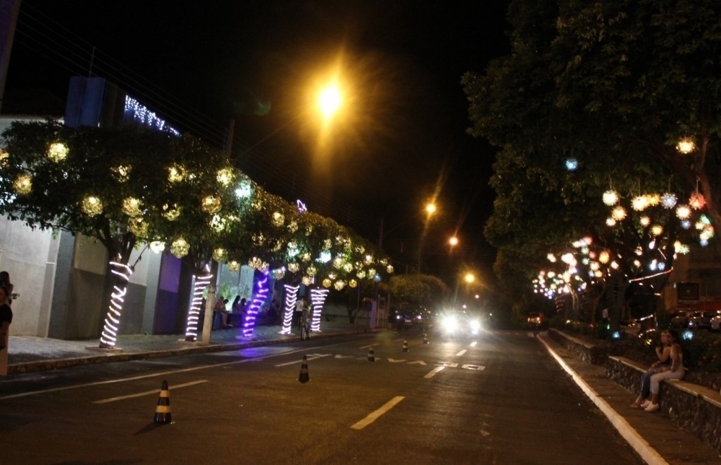 Projeto de decoração de Natal da Unijales encanta pela beleza e criatividade