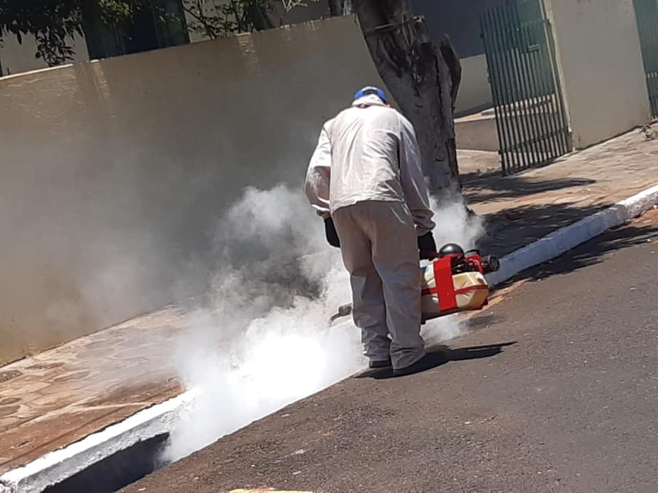 A pulverização e termonebulização foram realizadas em diversos pontos do município e do distrito