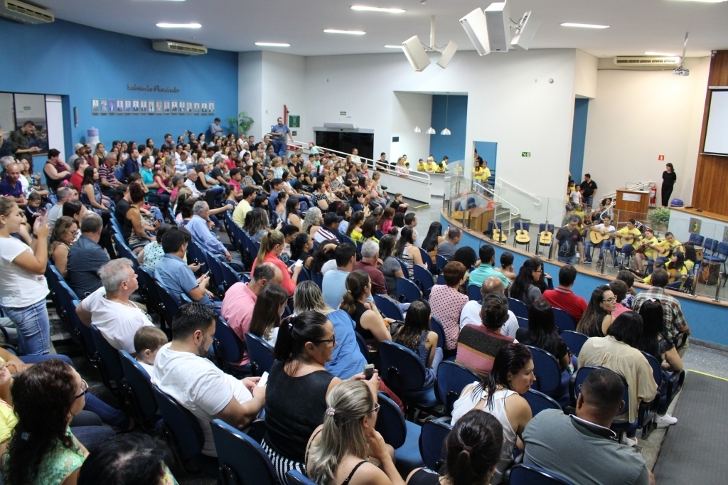 Familiares e amigos compareceram para apreciar as apresentações na Câmara Municipal de Jales