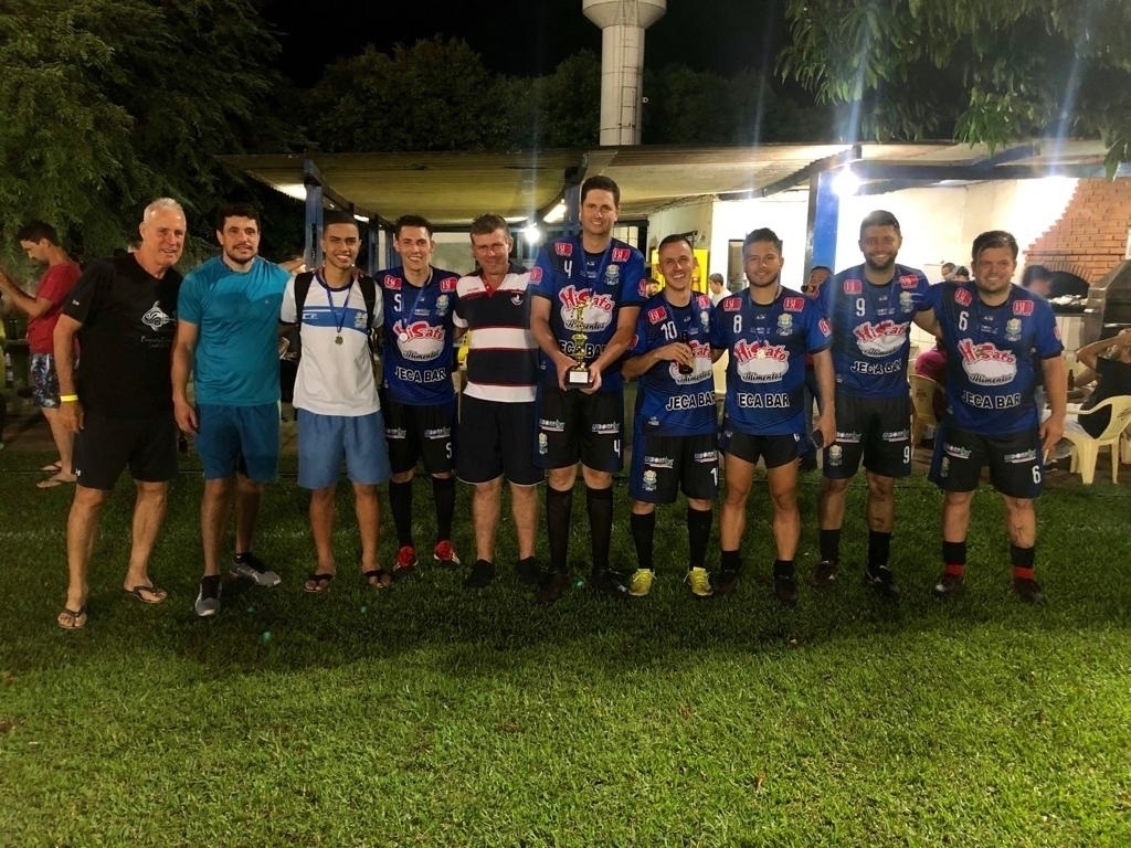 Clube 33 da APAE premia os campeões com delicioso churrasco