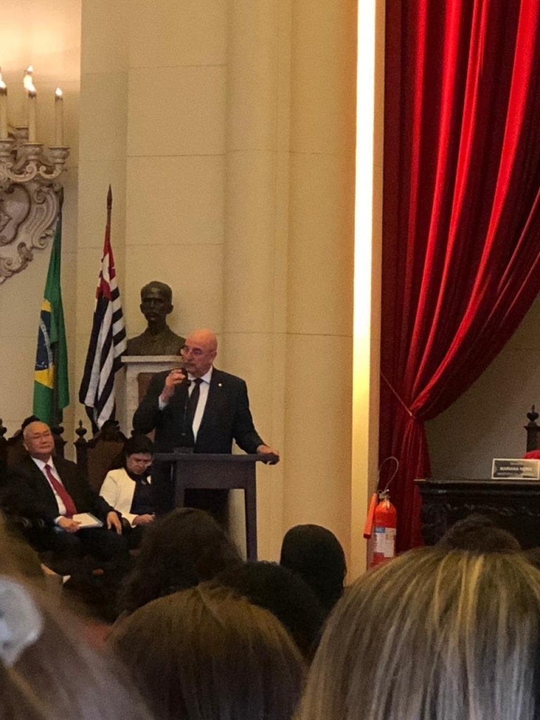O ministro Osmar Terra frisou que se o bebê não construir os vínculos afetivos e emocionais de que precisa no desenvolvimento cognitivo, ficará prejudicado
