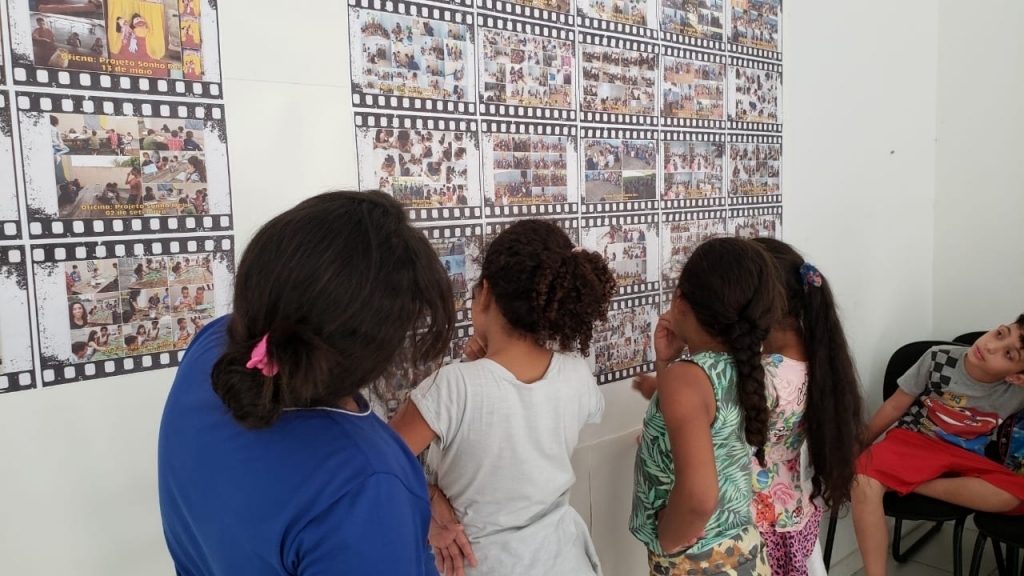 O mural despertou nas crianças a satisfação de estarem inseridas nas diversas atividades
