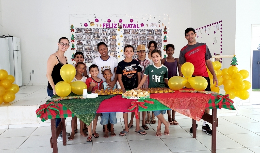 Turma do período da manhã também festejou o encerramento das atividades em clima de Natal