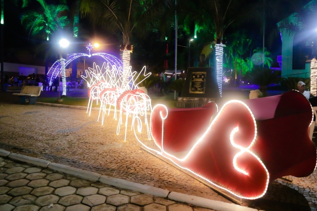 O trenó do Papai Noel também foi aceso