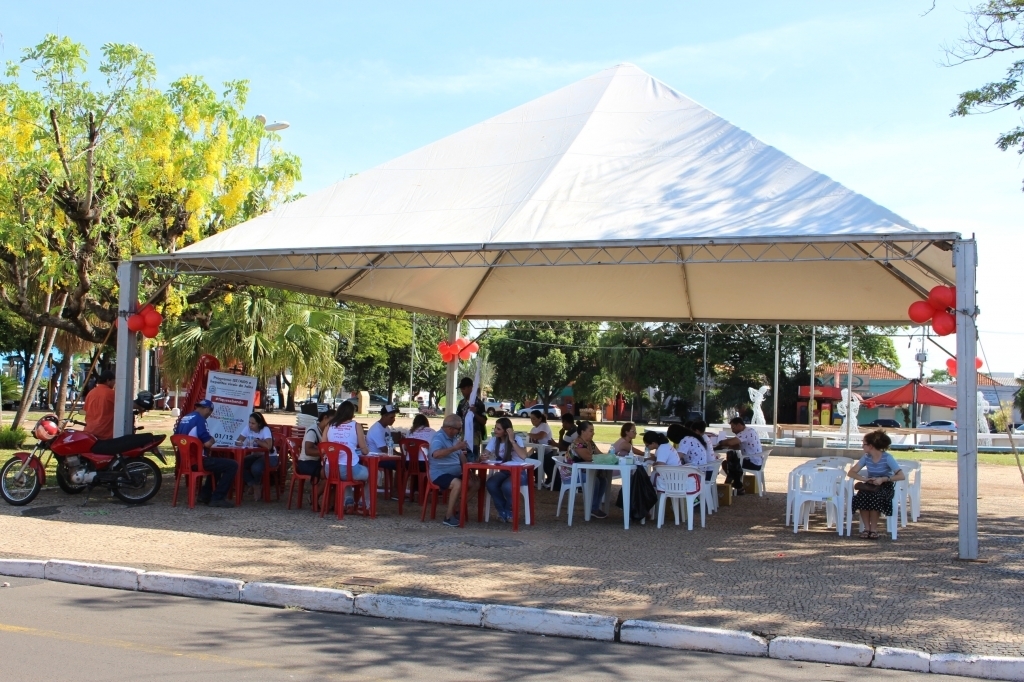 O Dia “D” da Campanha Fique Sabendo – Dezembro Vermelho aconteceu na Praça Euphly Jalles durante a manhã do último sábado, dia 7
