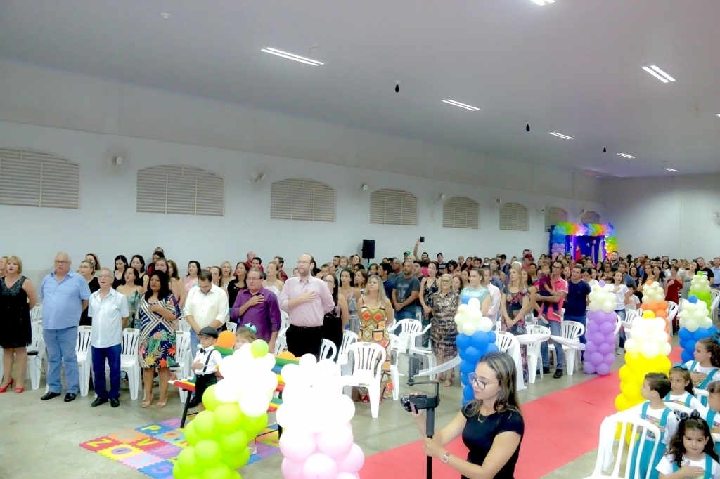 Familiares lotaram o Clube dos 100 para prestigiar a formatura