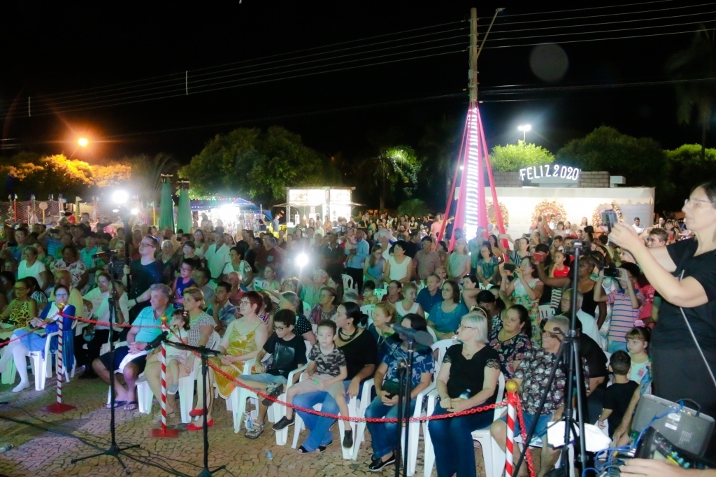 Moradores lotaram a Praça para acompanhar as apresentações