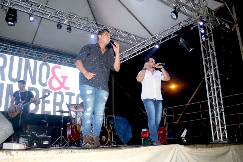 A dupla Bruno e Humberto animou a noite da virada