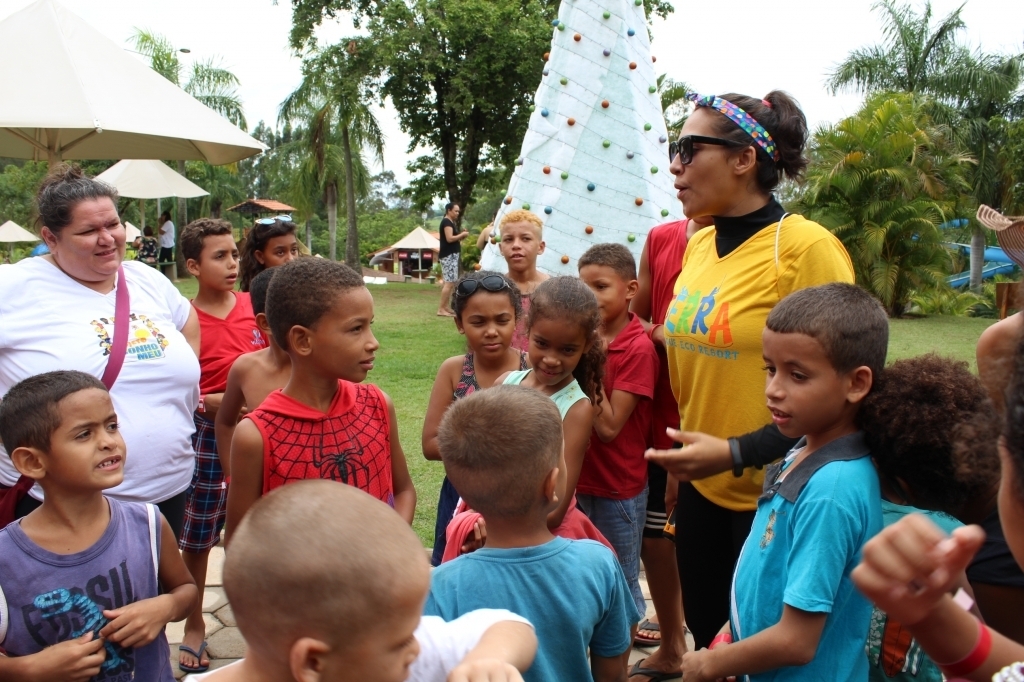 As crianças se divertiram com as monitoras