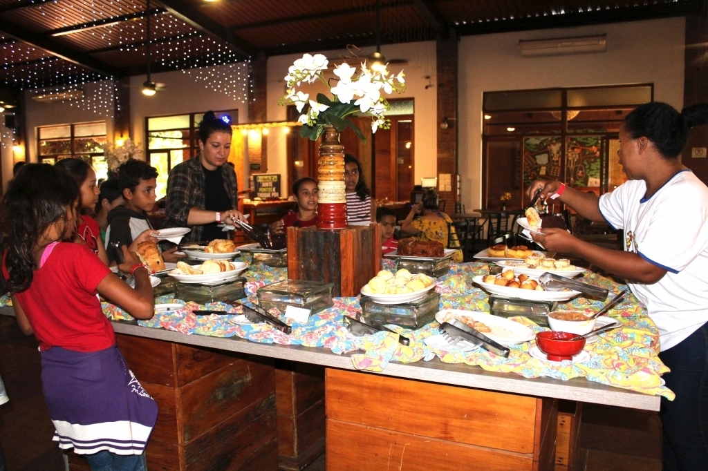 Um farto e delicioso café da manhã foi servido