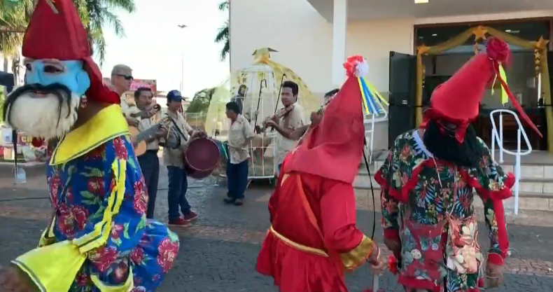 Dirce Reis comemora 60 anos com muita folia