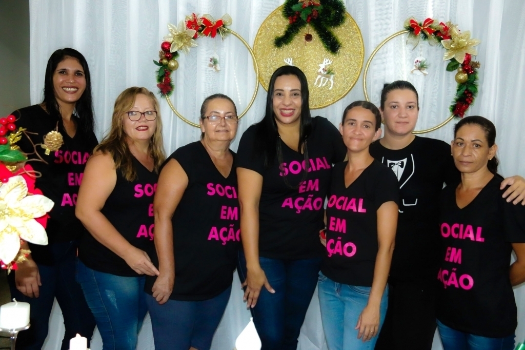 Estilo, bom gosto e homenagens marcam confraternização da Oficina de Bordado de Urânia