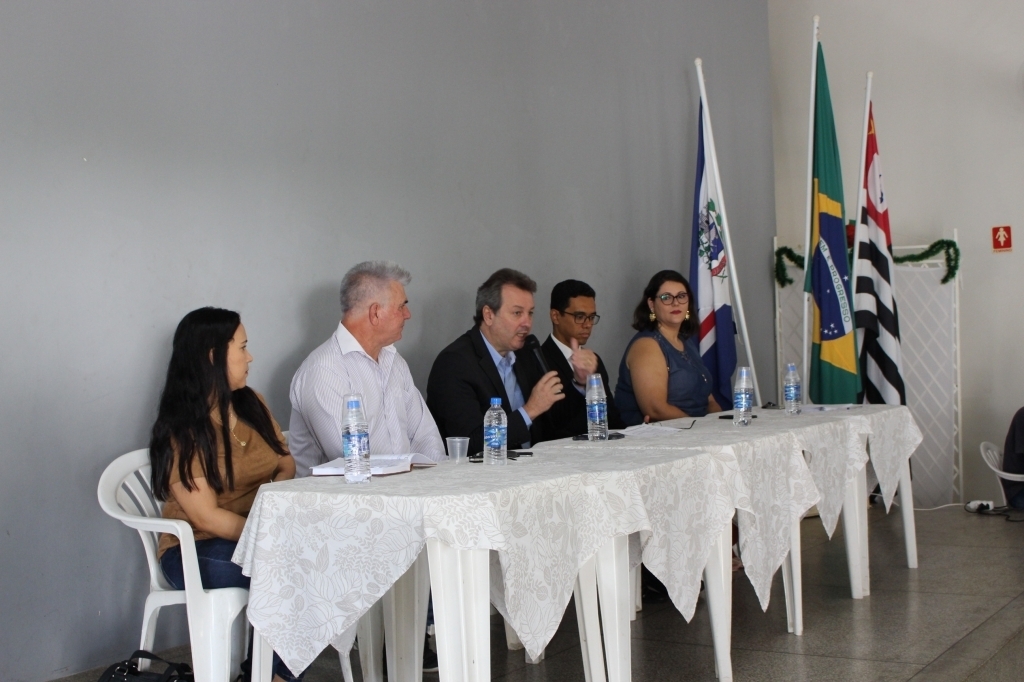 O prefeito Flá falou sobre a importância do Conselho Tutelar de Jales, o primeiro criado no estado de São Paulo e segundo no Brasil