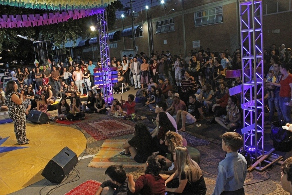 Sarau no Ponto inicia com muita arte e cultura as comemorações de 30 anos da Escola Livre de Teatro de Jales