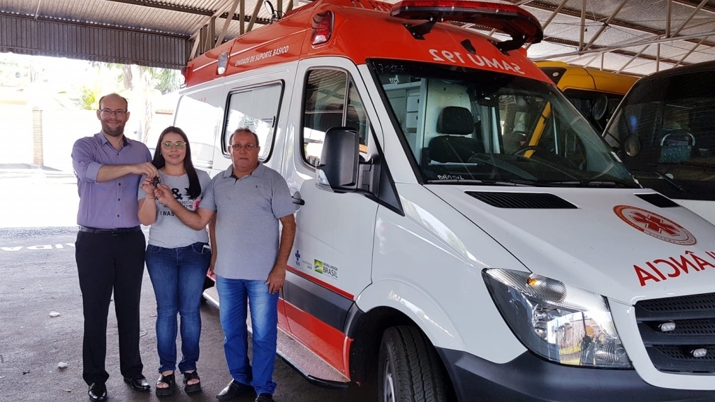 Saúde de Urânia recebe nova viatura do SAMU