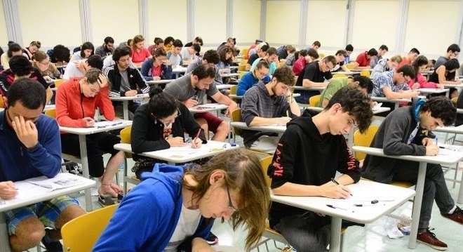 Alunos da rede estadual ainda podem se inscrever em vagas remanescentes do Centro de Estudos de Línguas