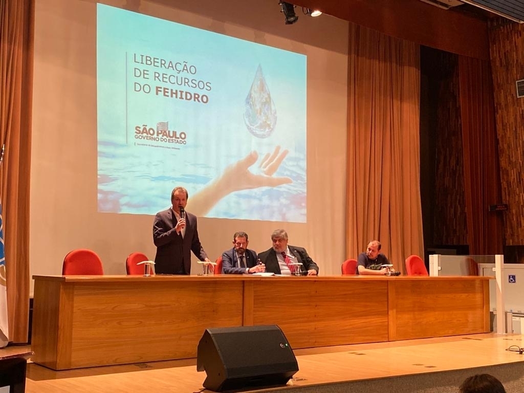 O prefeito de Jales, Flá, foi o representante dos prefeitos do Noroeste Paulista presentes na cerimônia
