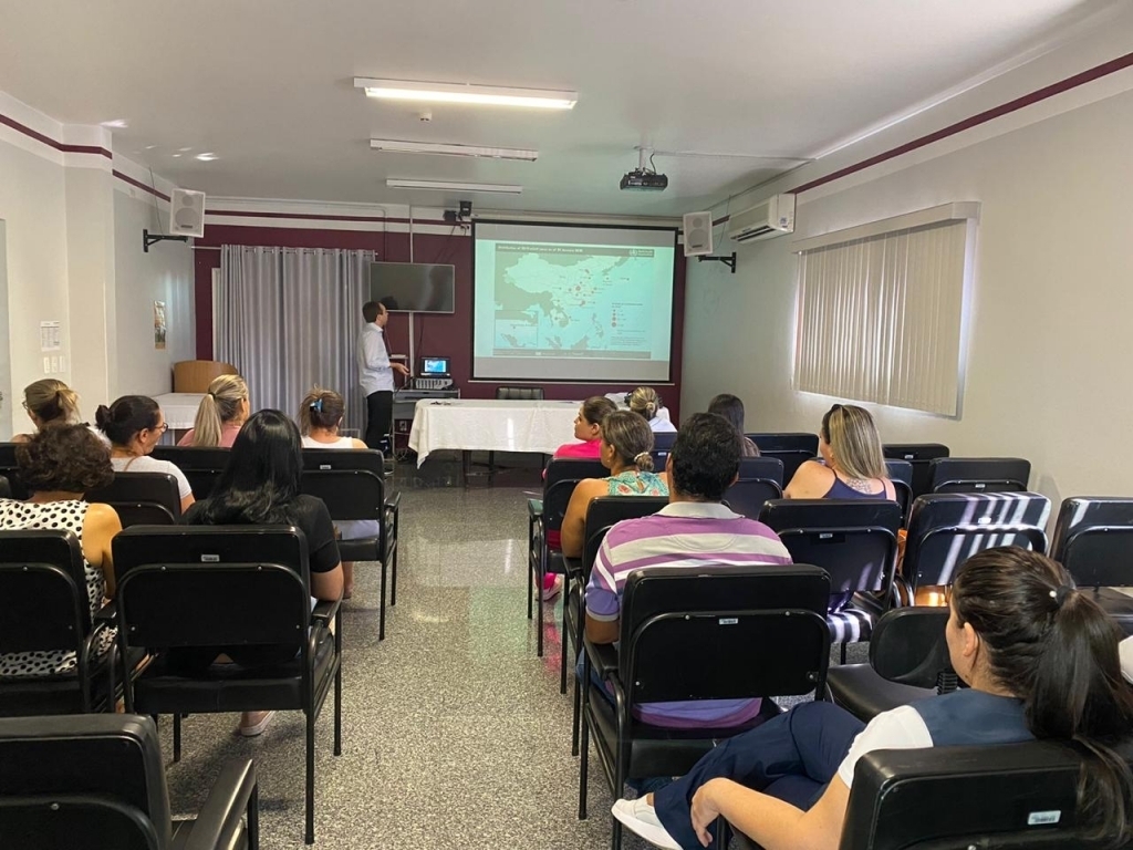 Profissionais participaram de orientação sobre Coronavírus com o infectologista Dr. Maurício Favaleça