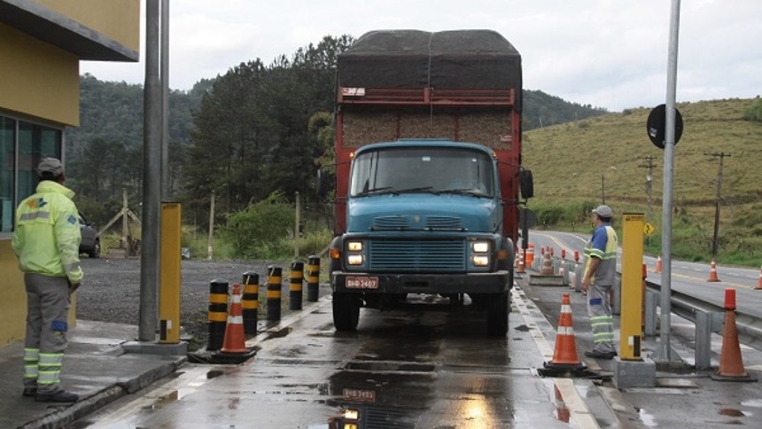 Pesagens em rodovias estaduais são suspensas por 90 dias