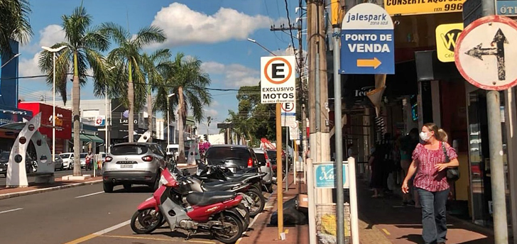 Prefeitura de Jales mantém suspensão da área azul e limitações em velórios
