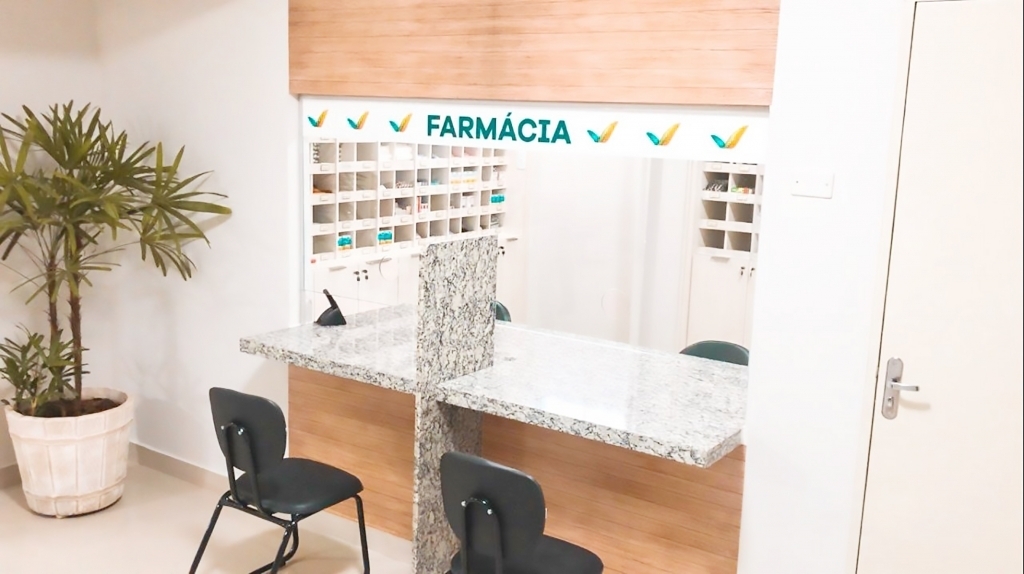 A farmácia foi instalada em novo espaço, muito mais amplo e moderno