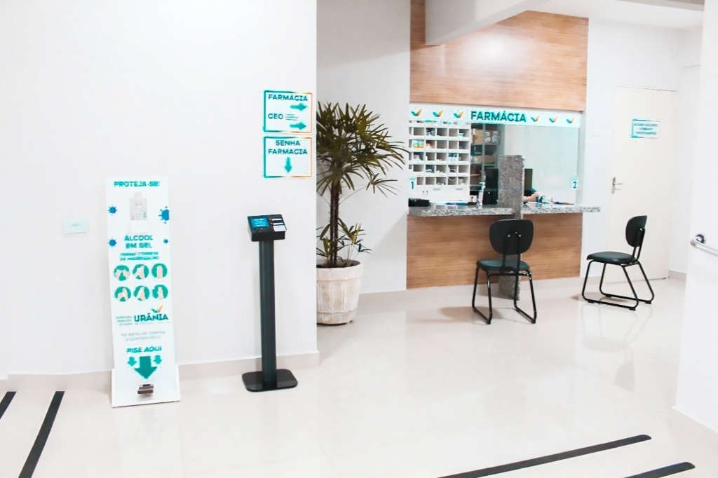 Totens de álcool em gel foram distribuídos pela unidade