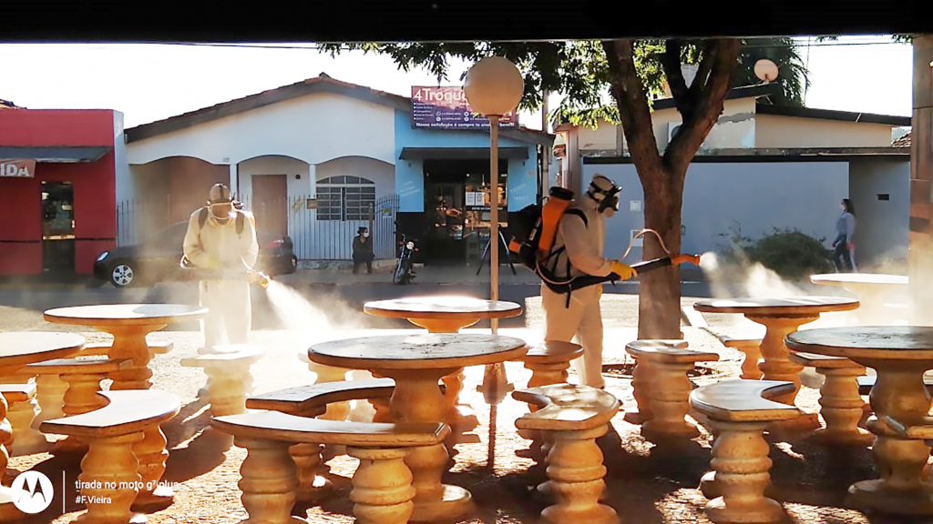 Além das instalações da prefeitura municipal de Pontalinda, a praça central foi devidamente trata pela equipe