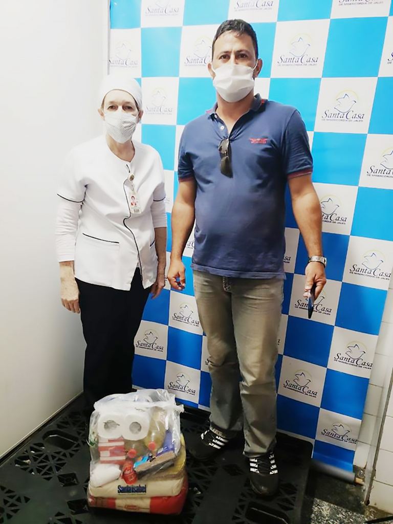 Munícipes de Dolcinópolis arrecadam alimentos para a Santa Casa de Jales