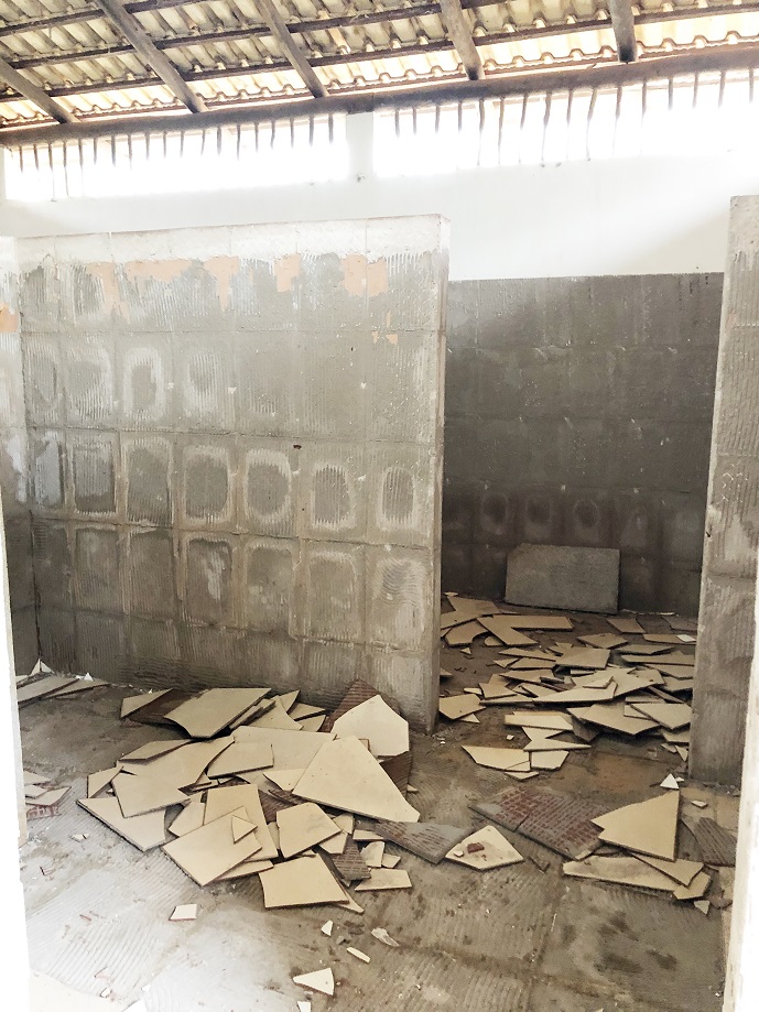 Cerâmicas dos banheirso será totalmente trocada