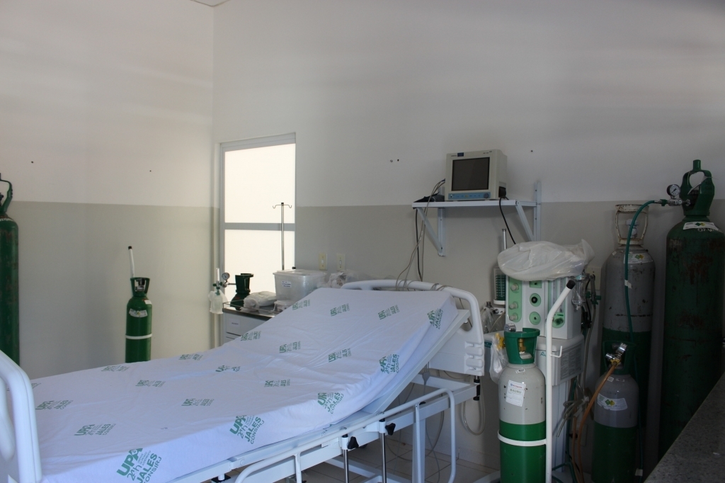 A UPA disponibilizou uma sala para atendimento médico específico para pacientes com síndrome gripal, ou seja, suspeita de coronavírus