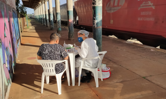 Testes rápidos foram aplicados nos moradores que se encontram em situação de rua