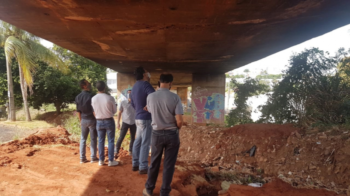 Técnicos estão realizando o monitoramento do comportamento da estrutura do Viaduto Antonio Amaro