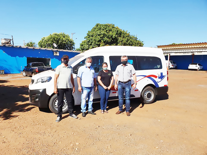 Mesópolis adquire van para transporte de pacientes