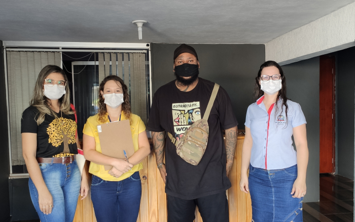 O estúdio Blade Tattoo também recebeu as profissionais de saúde do SAE/CTA e Vigilância Sanitária