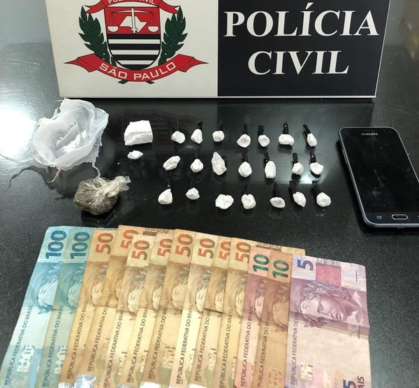 Objetos foram apreendidos na operação da polícia de Jales