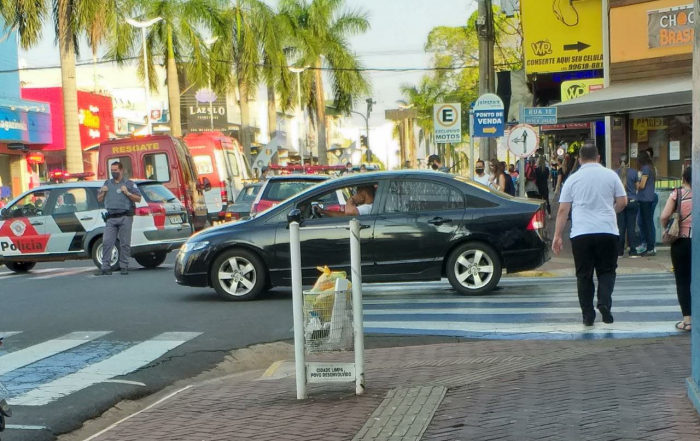 Motociclista fica ferida após Colisão na Avenida Francisco Jalles