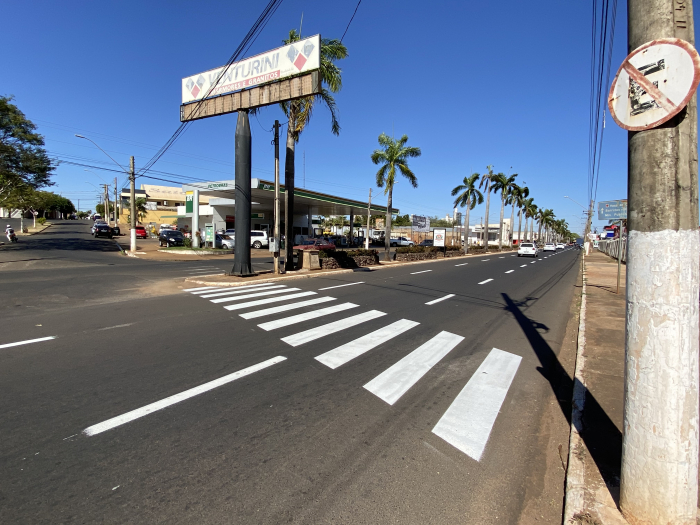 O trabalho foi iniciado pela Avenida João Amadeu na terça-feira