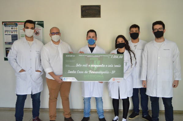 Alunos do curso de Medicina realizam doação para a Santa Casa de Fernandópolis