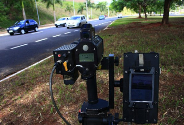 Contran proíbe radar escondido, seja fixo ou móvel