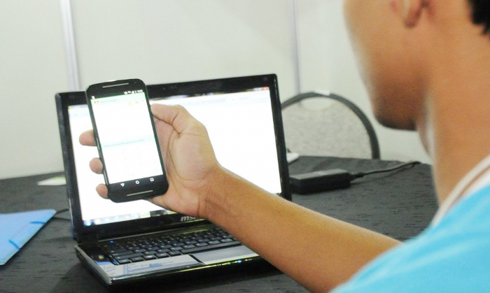 Governo de SP vai distribuir 750 mil chips com internet gratuita a alunos e professores da rede estadual
