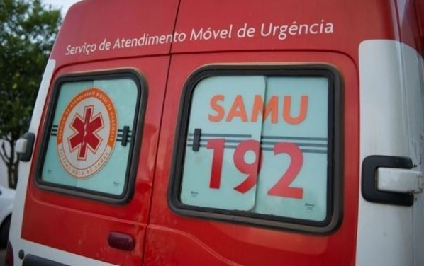 'Indignada', diz mãe de jovem achada nua e desacordada em viaduto
