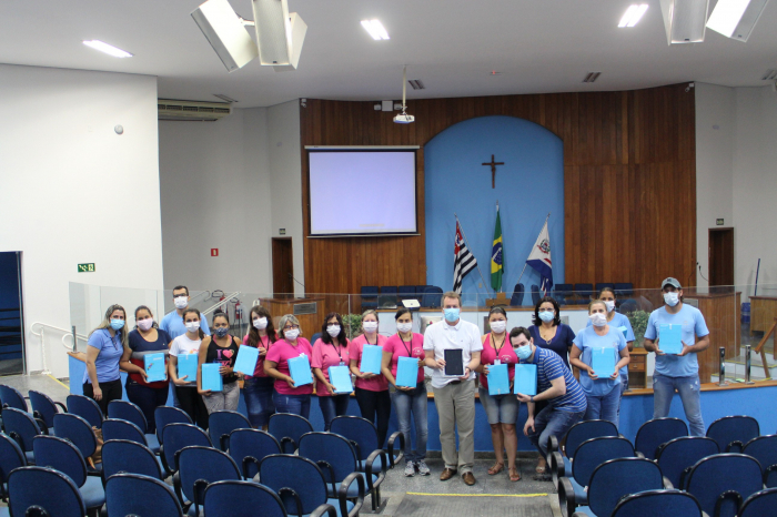 Prefeitura de Jales faz entrega de tablets para agentes comunitários de saúde