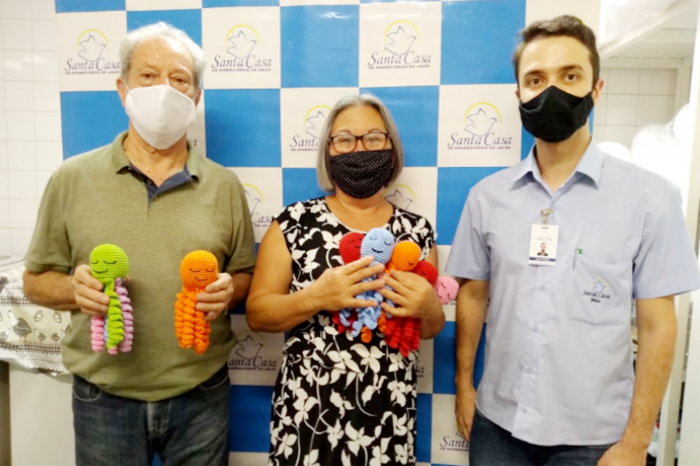 UTI Neonatal da Santa Casa de Misericórdia de Jales recebe novas doações de polvos de crochê