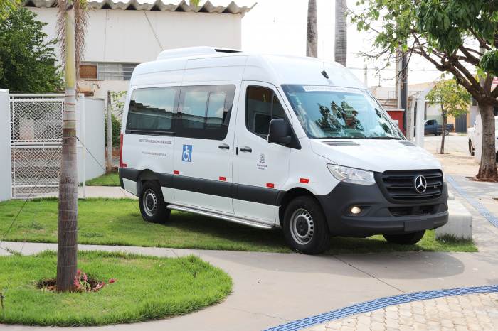 A nova van será utilizada pela Secretaria de Saúde para transporte de pacientes que fazem tratamentos em cidades como Barretos e São José do Rio Preto, além de hemodiálise em Fernandópolis