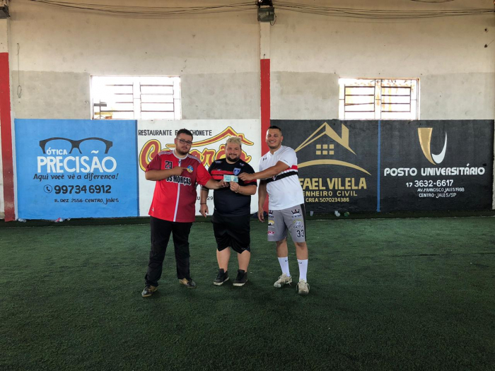 A dupla vice-campeã Wenzi e Thayesley, com o Du bola