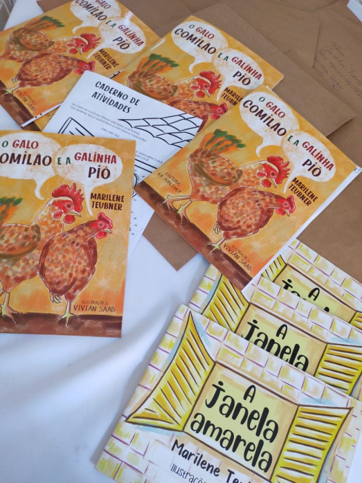 Além de “O galo Comilão e a galinha Pió”, Marilene é autora do livro “A Janela Amarela
