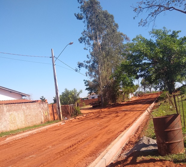 Antes do asfalto, moradores sofriam com a poeira e a lama